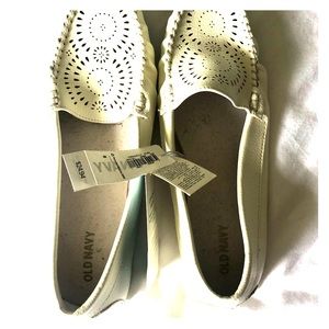 Adorable cutout loafers